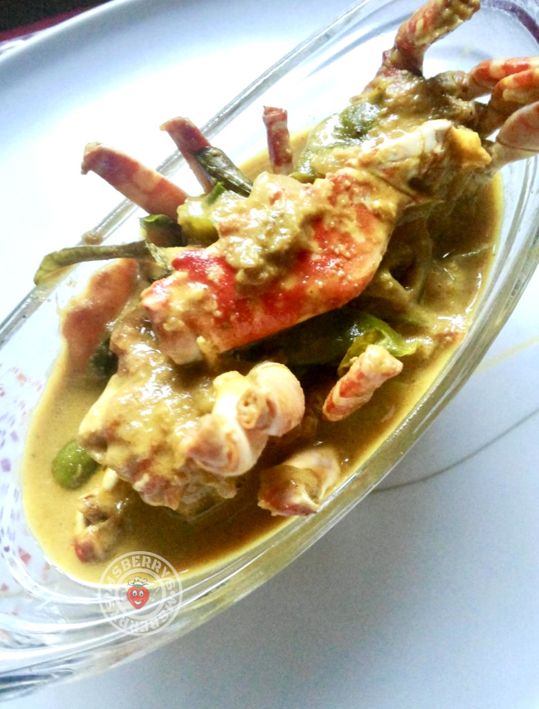 Njandu Mappas (Crab Curry in Coconut Milk)